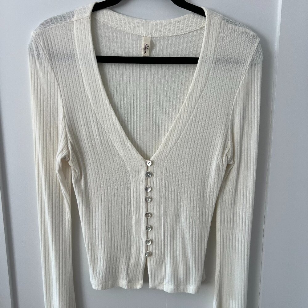 FP CREAM BUTTON-UP V-NECK LONG SLEEVE - SIZE S